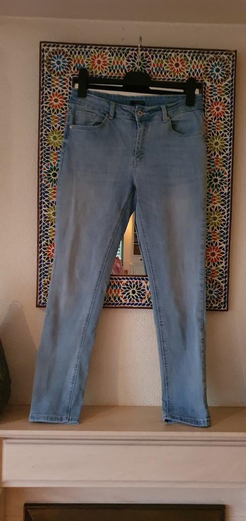 Norah Fay lichte stretch spijkerbroek maat 40 zgan, Ophalen of Verzenden, Zo goed als nieuw, Blauw, W30 - W32 (confectie 38/40)