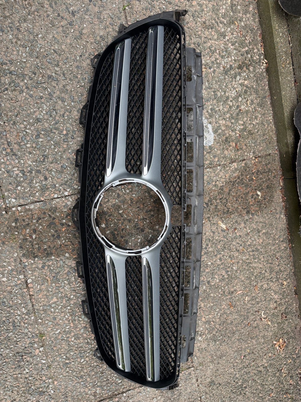 Origineel Mercedes-Benz W213 Grill met Camera, Ophalen of Verzenden, Gebruikt, Voor, Mercedes-Benz