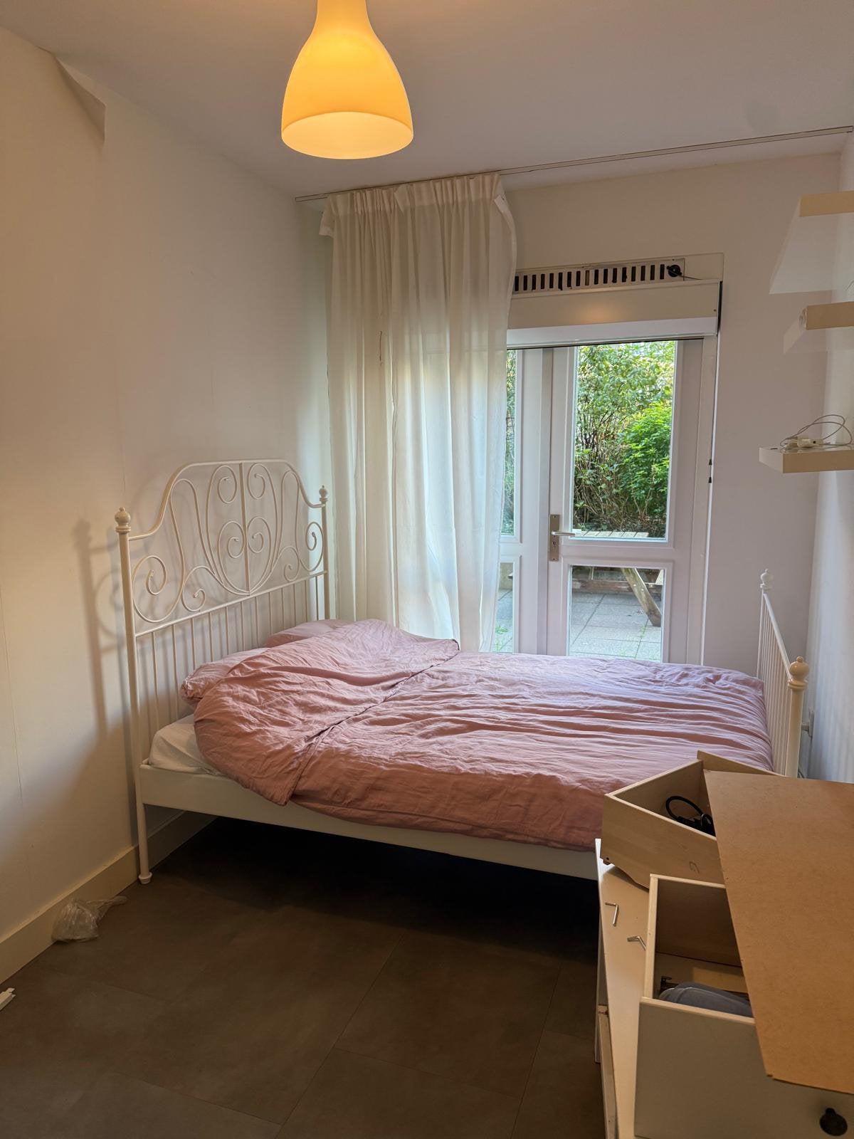 IKEA bed + matras (1,40m x 2m), Ophalen, Zo goed als nieuw, Twijfelaar