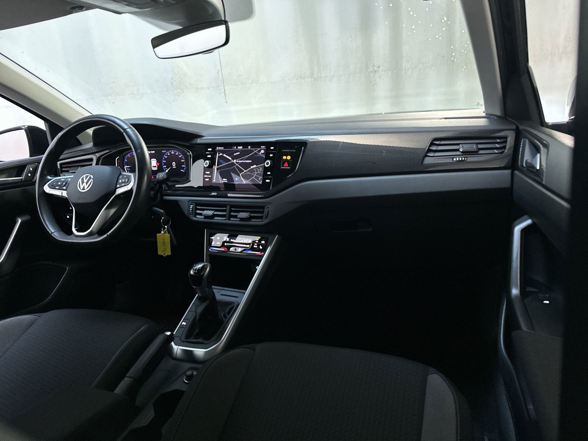 Volkswagen Polo 1.0 TSI Life Business Stoelverarming Navigat, Voorwielaandrijving, Dealer onderhouden, Stof, Gebruikt