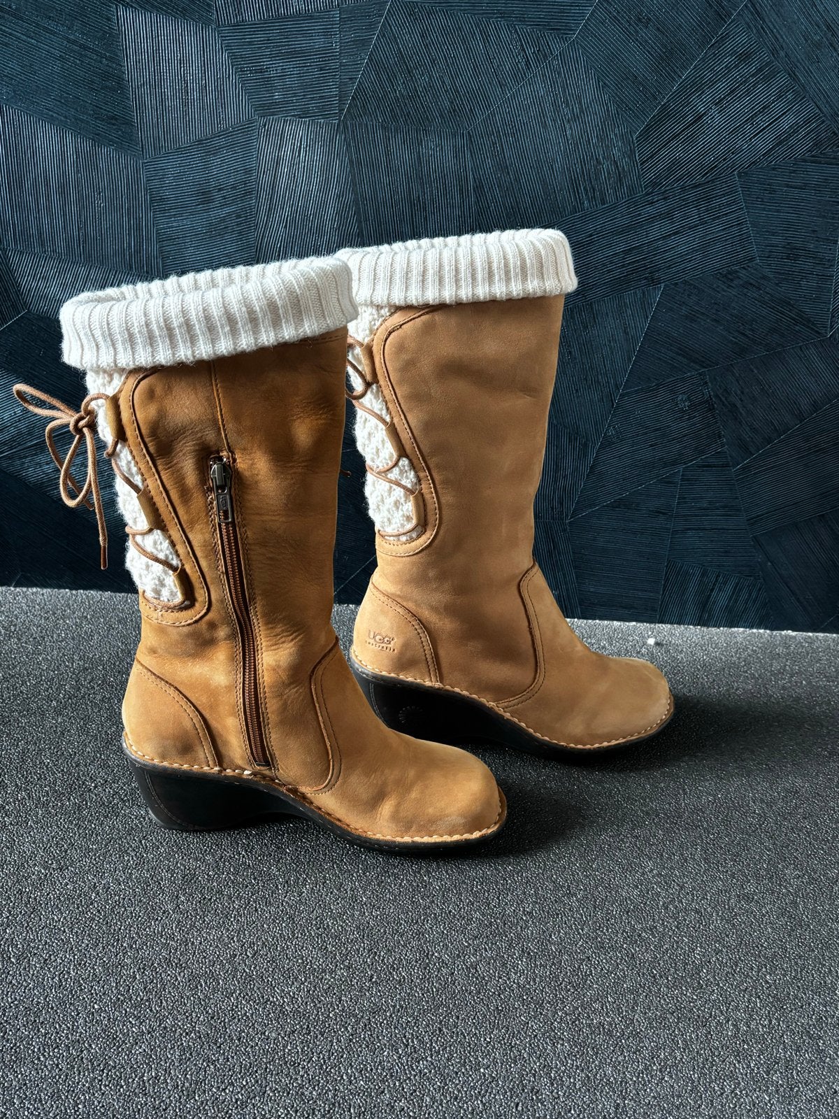 Uggs laarzen met plateauzool maat 37 zeer weinig gedragen, Bruin, Lage of Enkellaarzen, Ophalen of Verzenden, Zo goed als nieuw