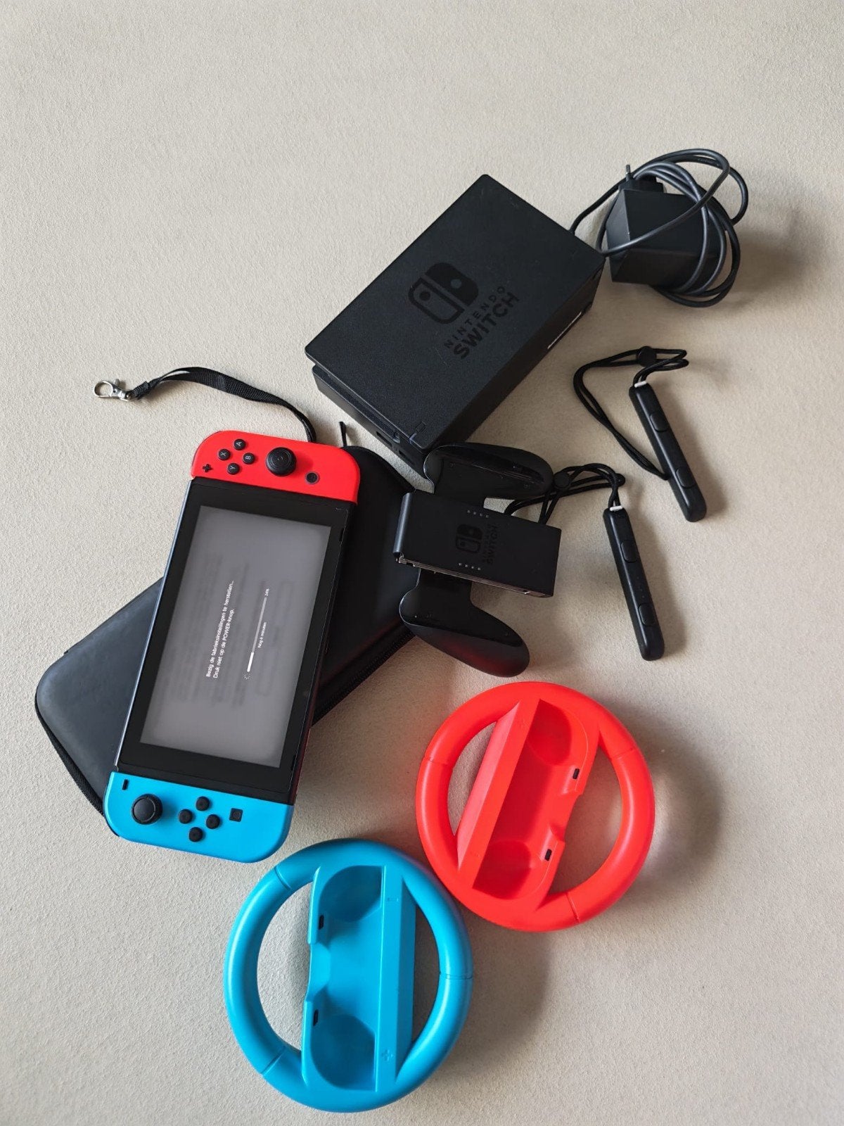 Nintendo Switch met accessoires - Zo goed als nieuw, Spelcomputers en Games, Ophalen of Verzenden, Zo goed als nieuw, Met 2 controllers