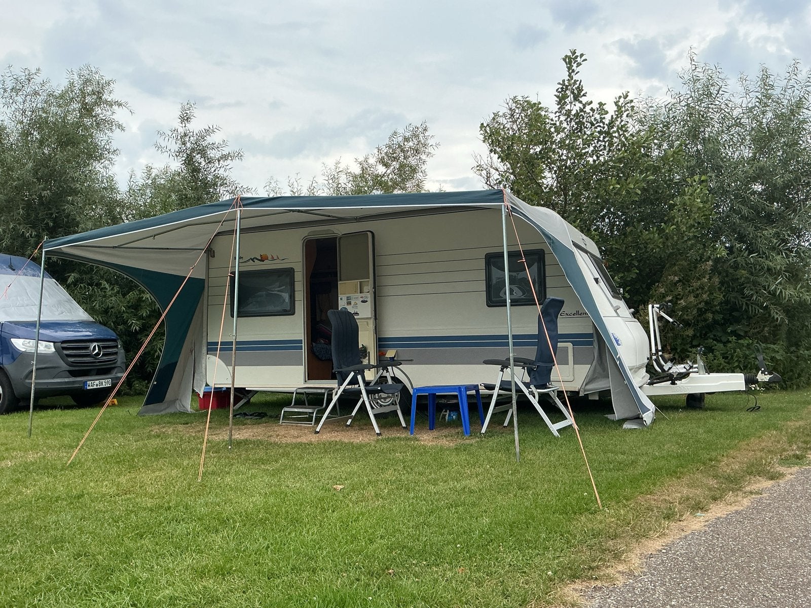 Hobby 460UFE - Ruime 4-persoons caravan met Frans bed, Caravans en Kamperen, Caravans, Rondzit, Hobby, Frans bed, Particulier