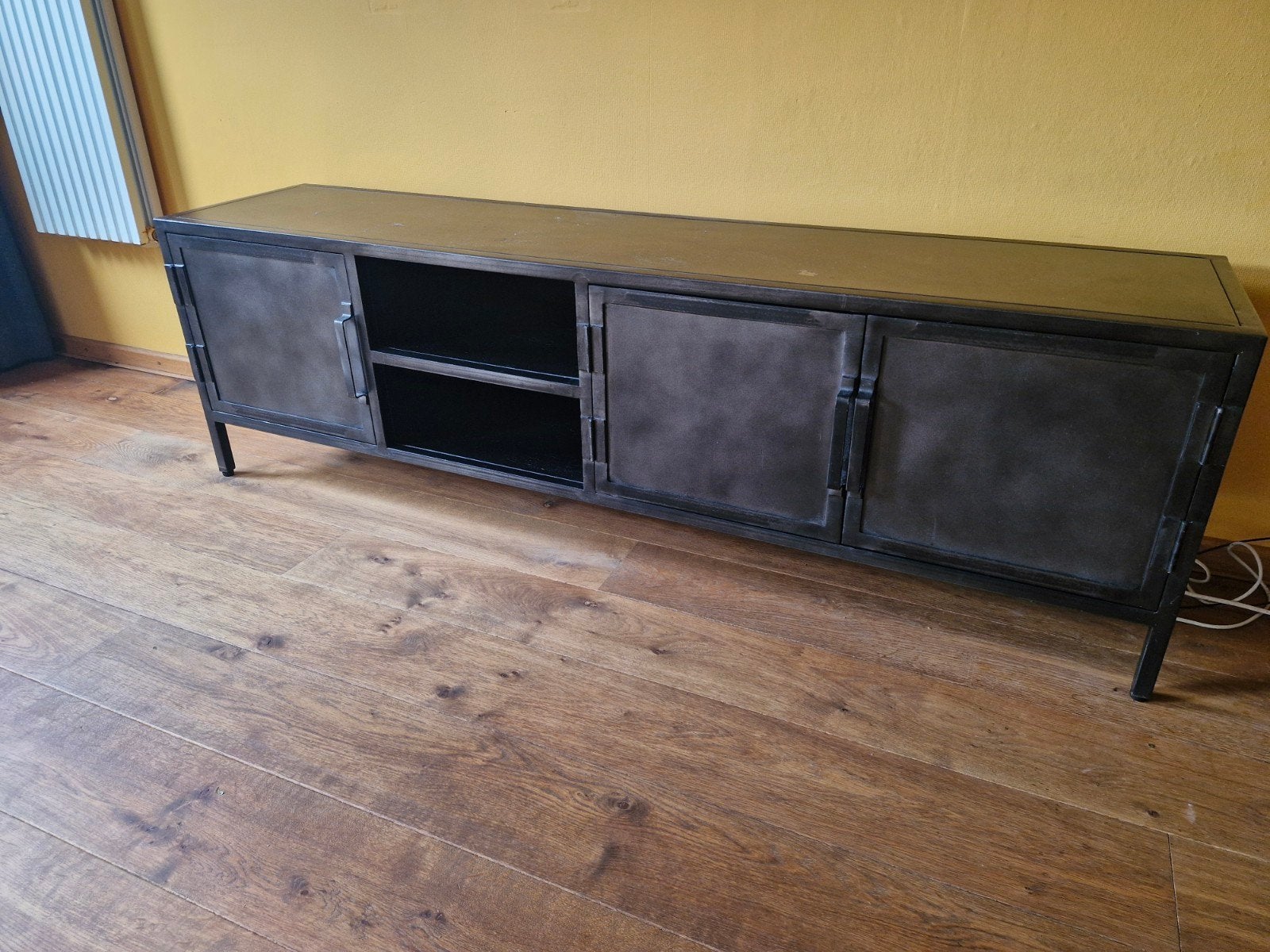 Industriële TV-meubel/dressoir van metaal, Gebruikt, 150 tot 200 cm, Minder dan 100 cm, Industrieel
