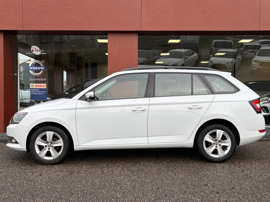 Skoda Fabia Combi 1.0 TSI Ambition Business | Navi | Trekhaa, Voorwielaandrijving, 12 maanden, Stof, Origineel Nederlands