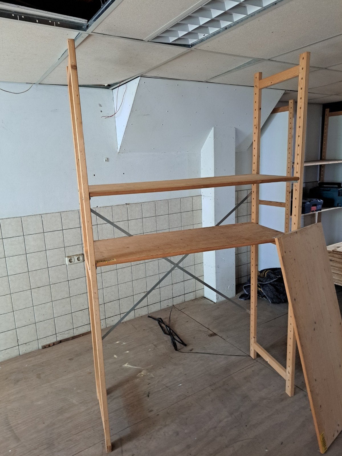 Houten stellingen, Ophalen