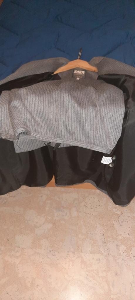 Damespak te koop, Kleding | Dames, Jasjes, Kostuums en Pakken, Zo goed als nieuw, Maat 36 (S), Grijs, Ophalen of Verzenden