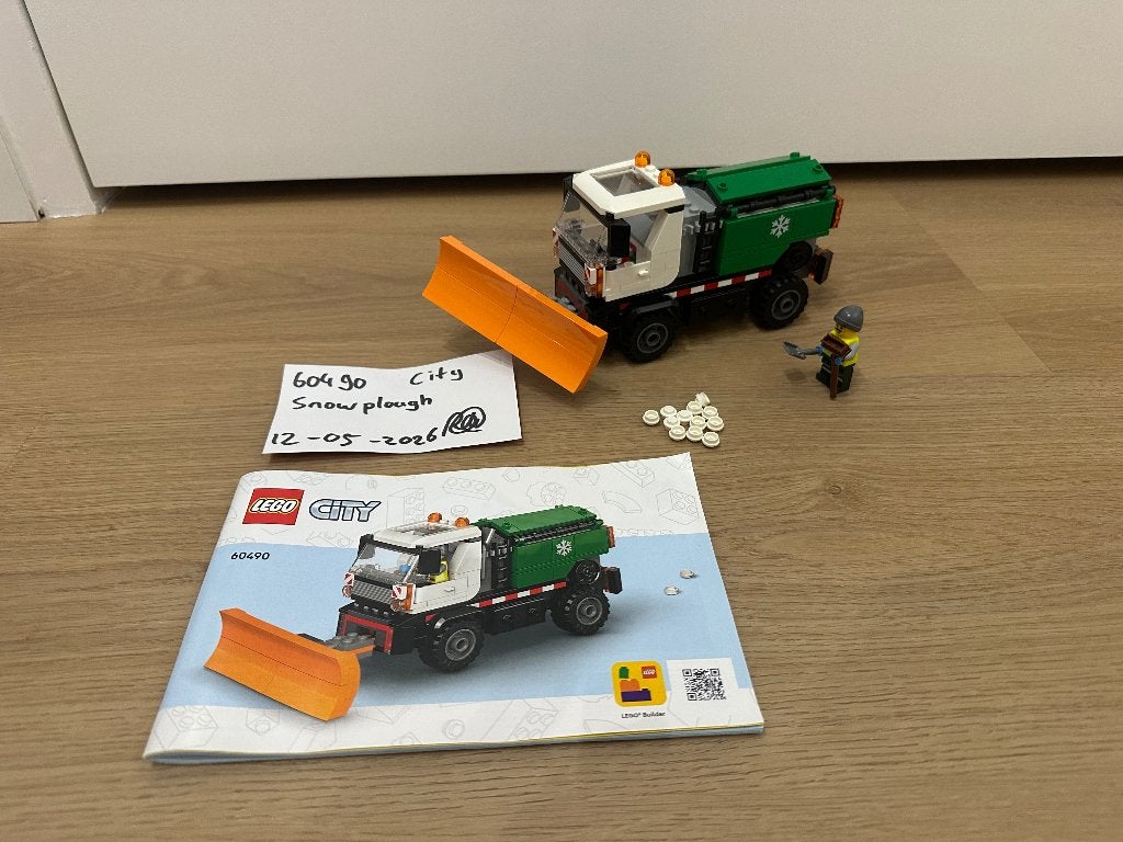Lego City Sneeuwschuiver 60490 met minifiguur en instructies, City, Lego, Ophalen of Verzenden, Zo goed als nieuw