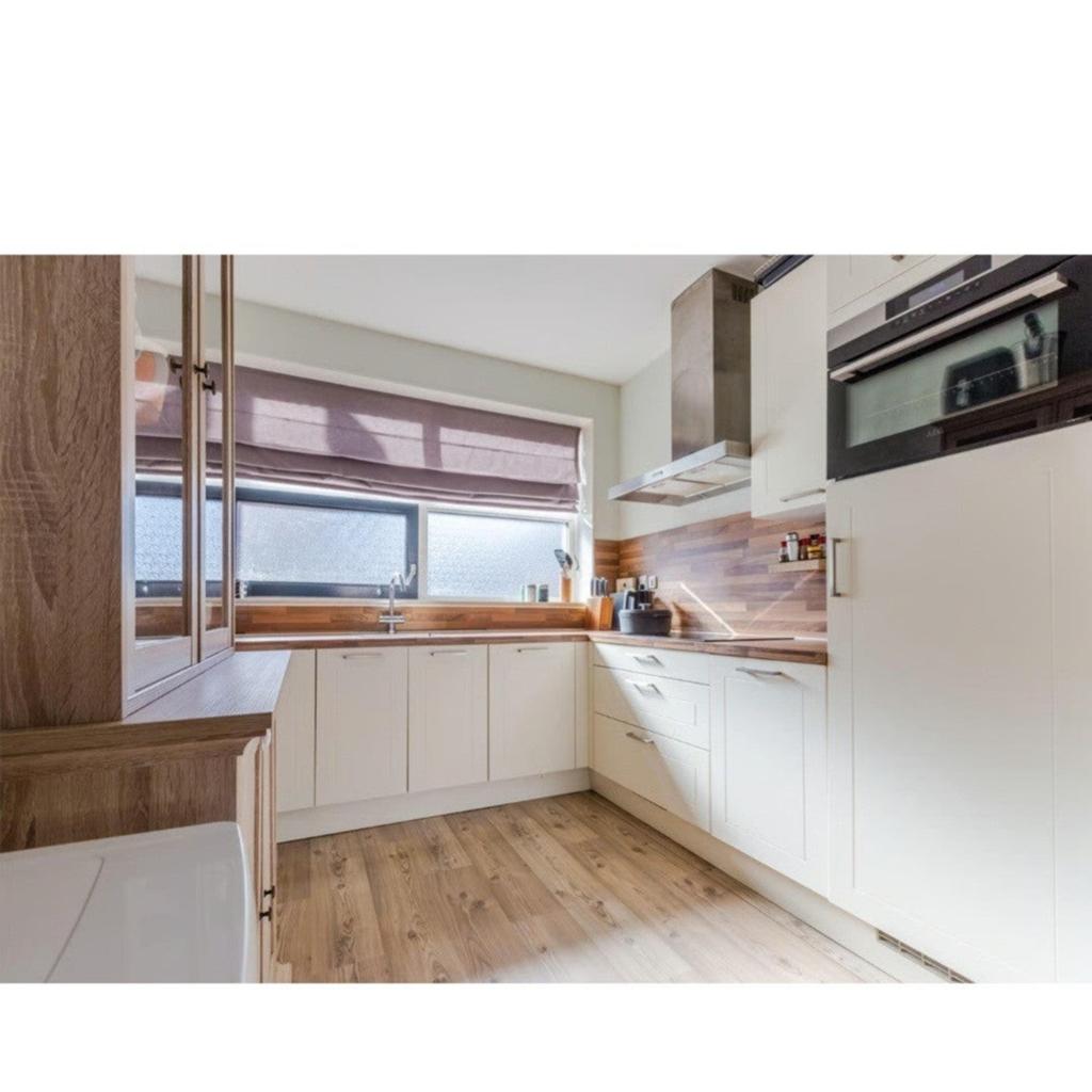 Complete keuken met inductie, vaatwasser en combi-oven, Huis en Inrichting, Keuken | Complete keukens, Ophalen, Wit, Hout, Hoekkeuken