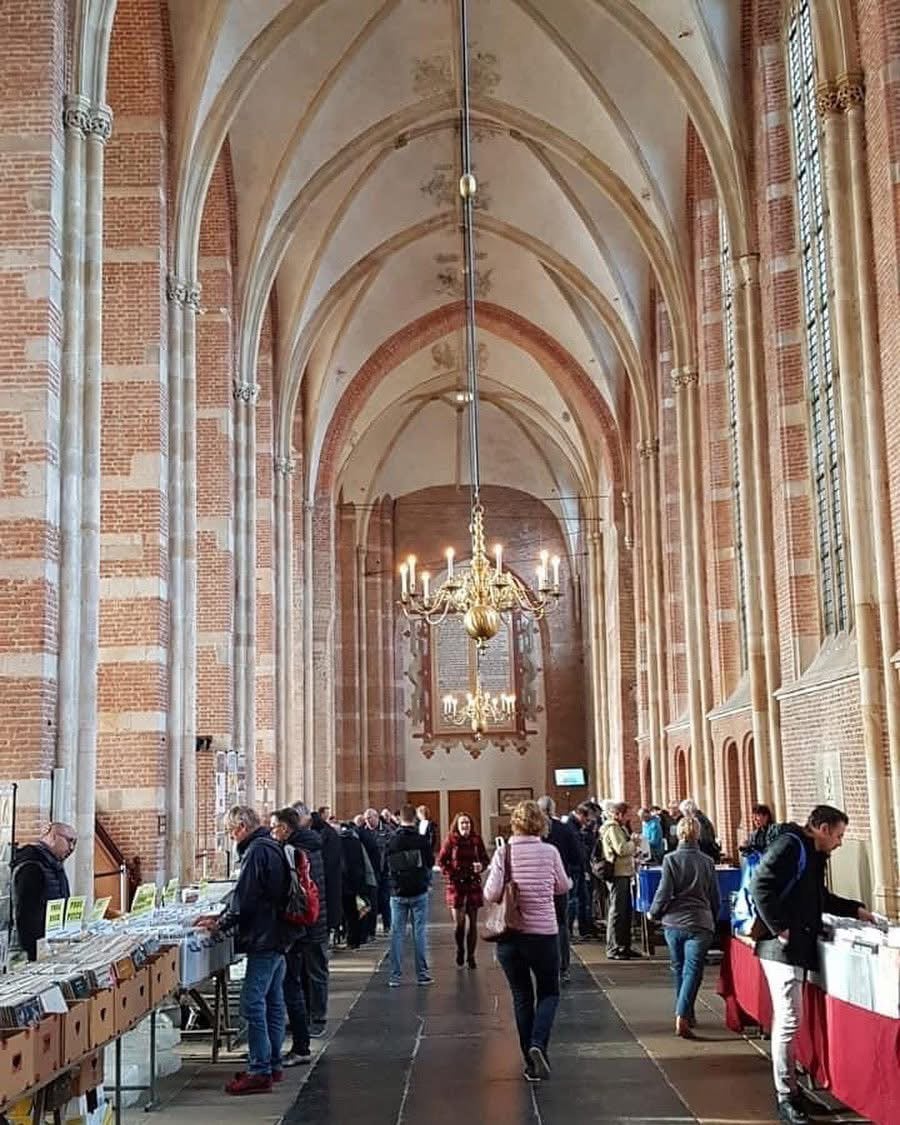 Foto 4 van De Platenbeurs Agenda Vinyl vinden begint hier