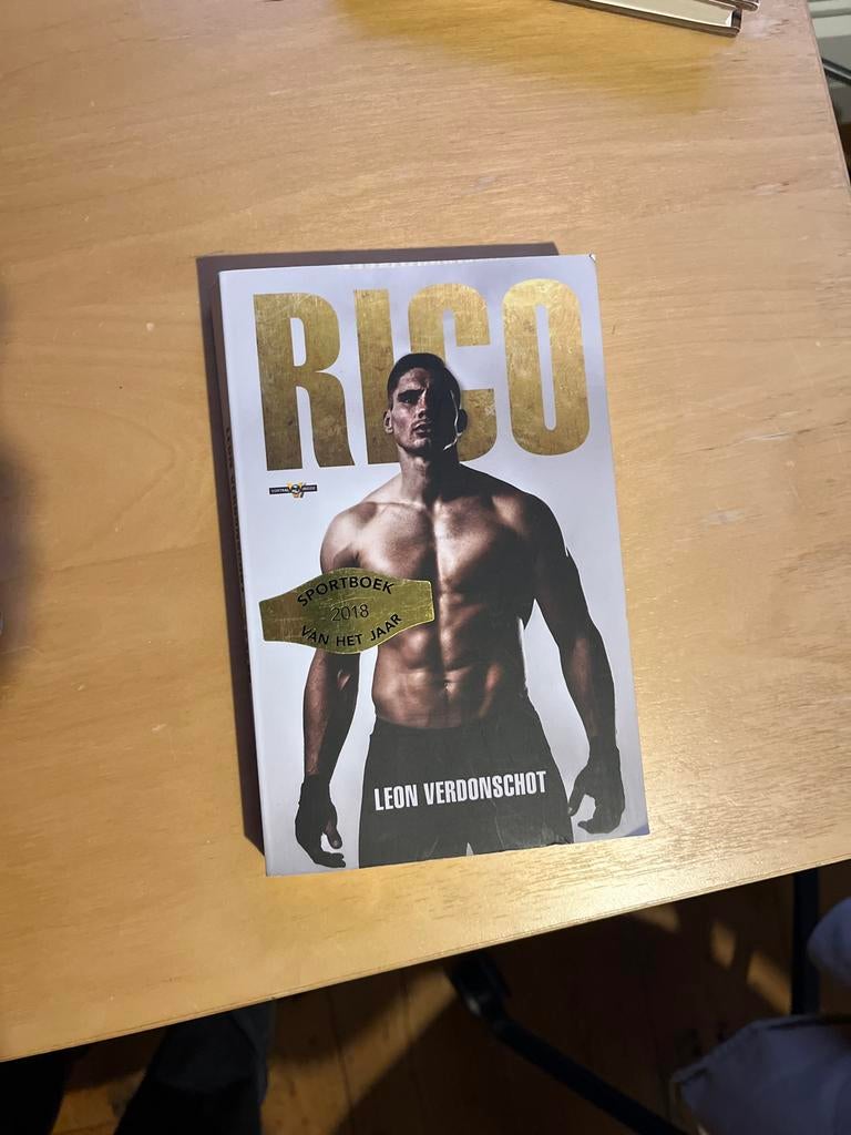 RICO - Het onthullende levensverhaal van Rico Verhoeven, Verzenden, Gelezen, Vechtsport