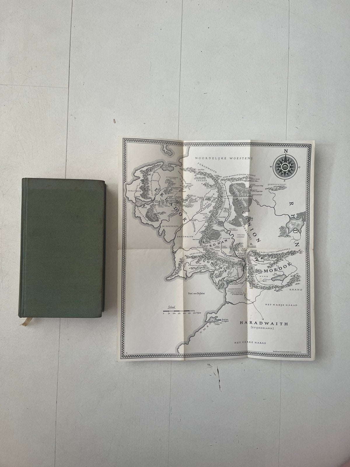 Tolkien in de Ban van de Ring 1975 dundruk serie met kaart, Boeken, Fantasy, Ophalen of Verzenden, Gelezen