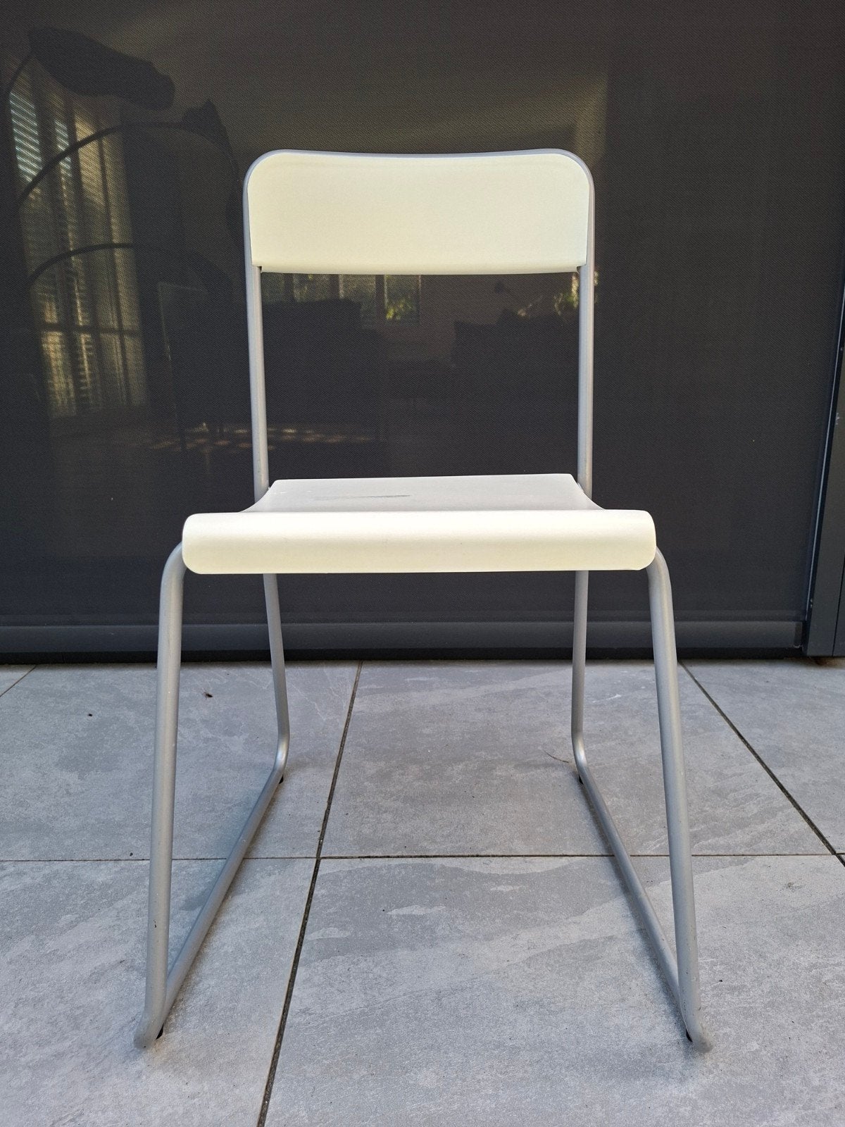 Witte stoel met metalen frame, Ophalen, Wit, Modern, Functioneel, Eén