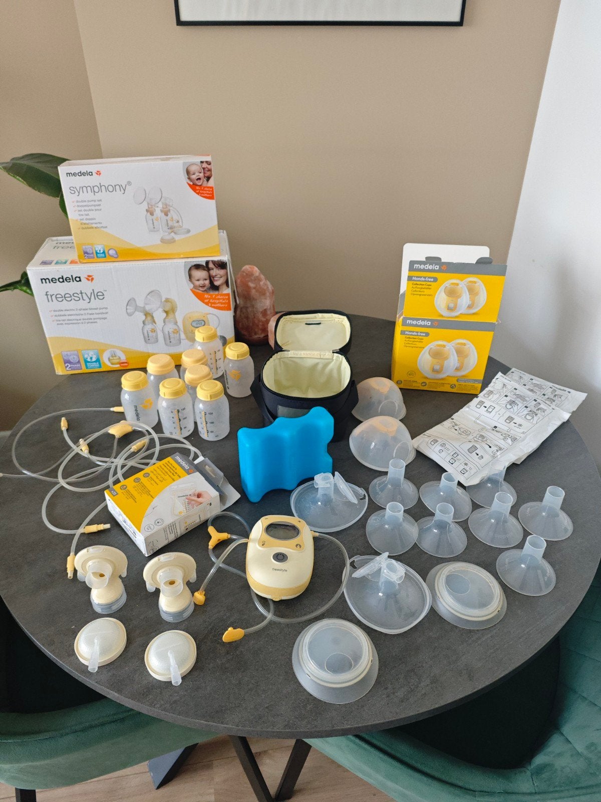 All in Medela set met 3 verschillende kolven, Ophalen of Verzenden, Zo goed als nieuw