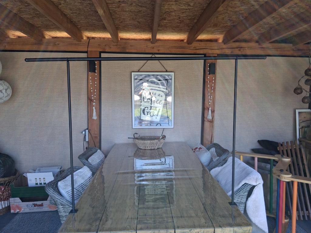 Zwarte tafelklem uitschuifbaar tot 2.55m., Tuin en Terras, Ophalen, Gebruikt