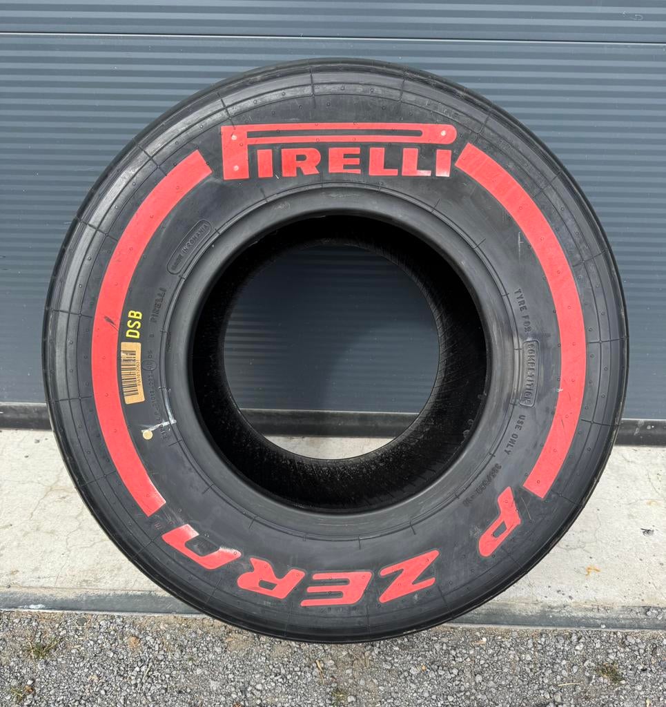 Formule 1 achterband, Ophalen of Verzenden, Formule 1