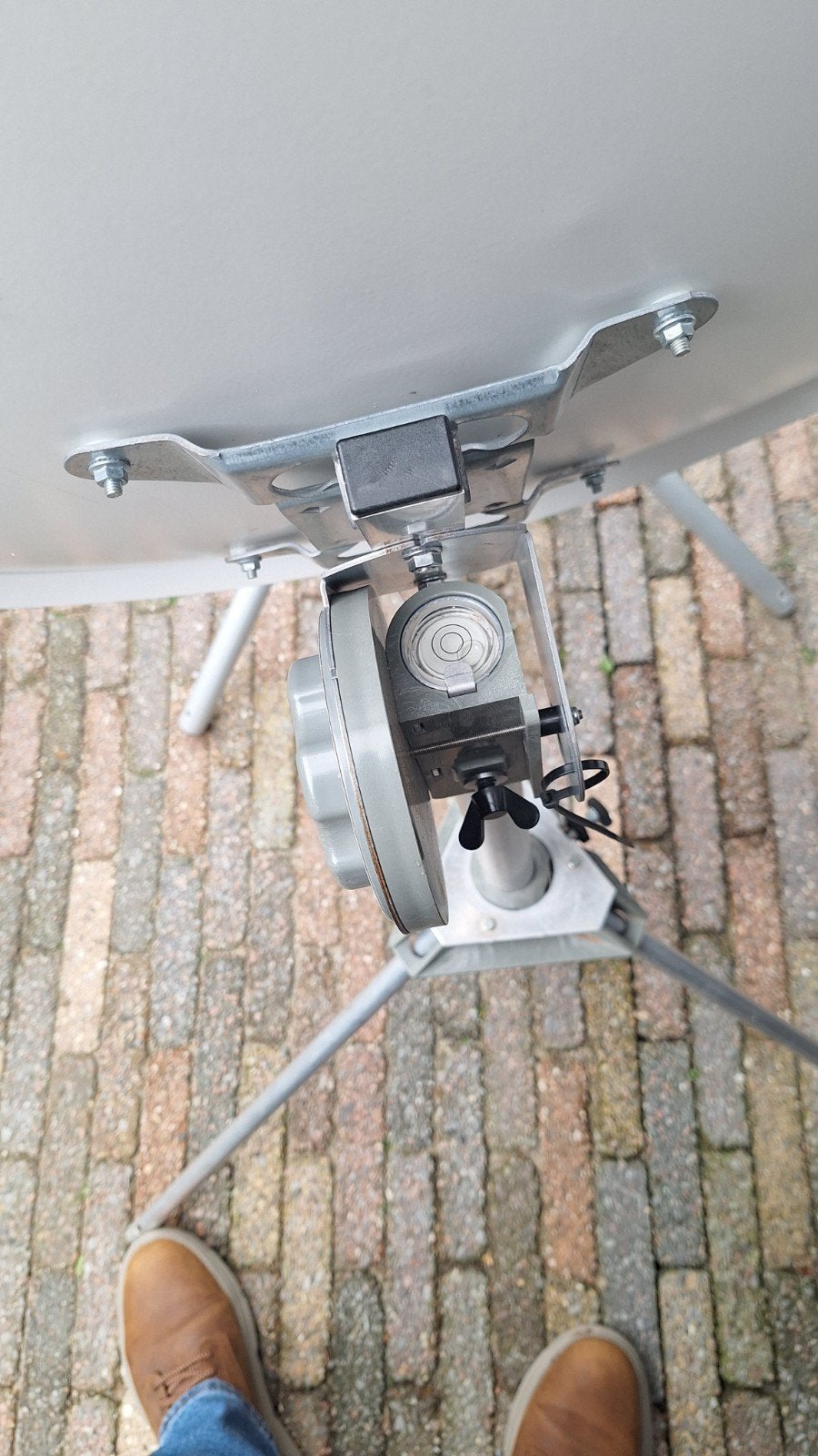 Draagbare schotelantenne met statief, Ophalen of Verzenden, Gebruikt, (Schotel)antenne, Overige merken