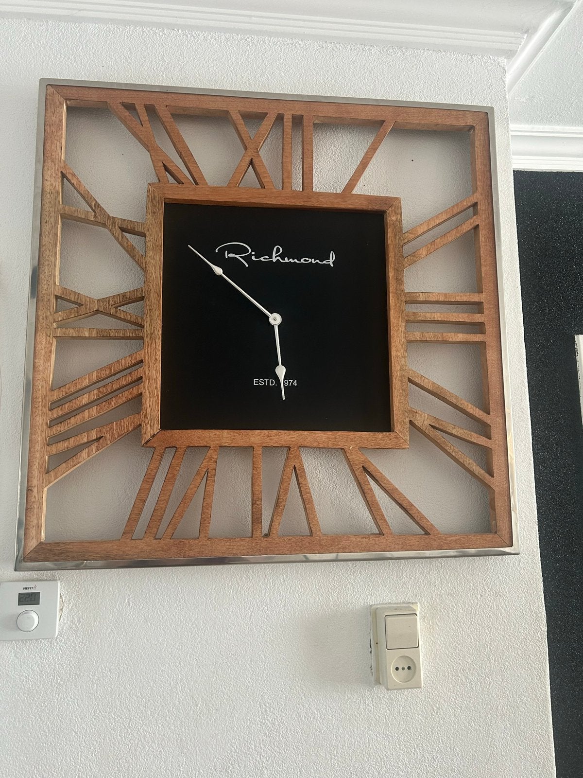 Richmond Design Wandklok met Romeinse Cijfers, Ophalen, Bruin, Analoog, Modern