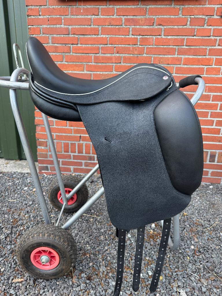 Schutte legend 17,5” 32 NIEUW!!, Dieren en Toebehoren, Paarden en Pony's | Zadels, Ophalen of Verzenden, Nieuw, Dressuur