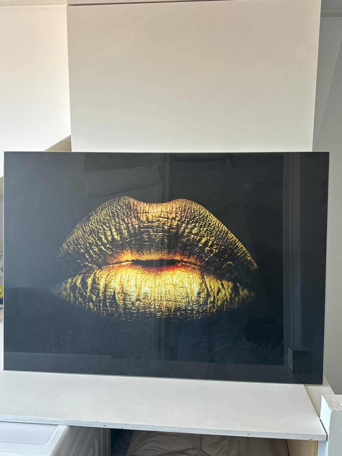 Modern Glas Schilderij Gouden Lippen 60x100 cm, Ophalen, Glas, Achter glas, Overig onderwerp