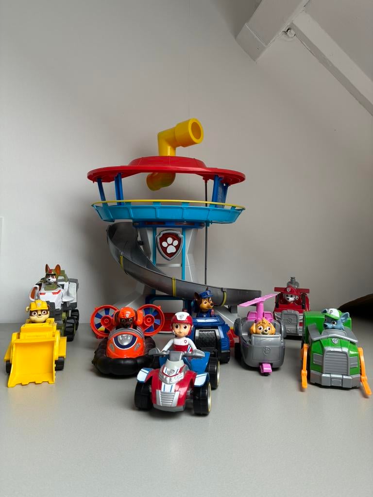 Paw Patrol uitkijktoren + 8 voertuigen, Ophalen, Zo goed als nieuw