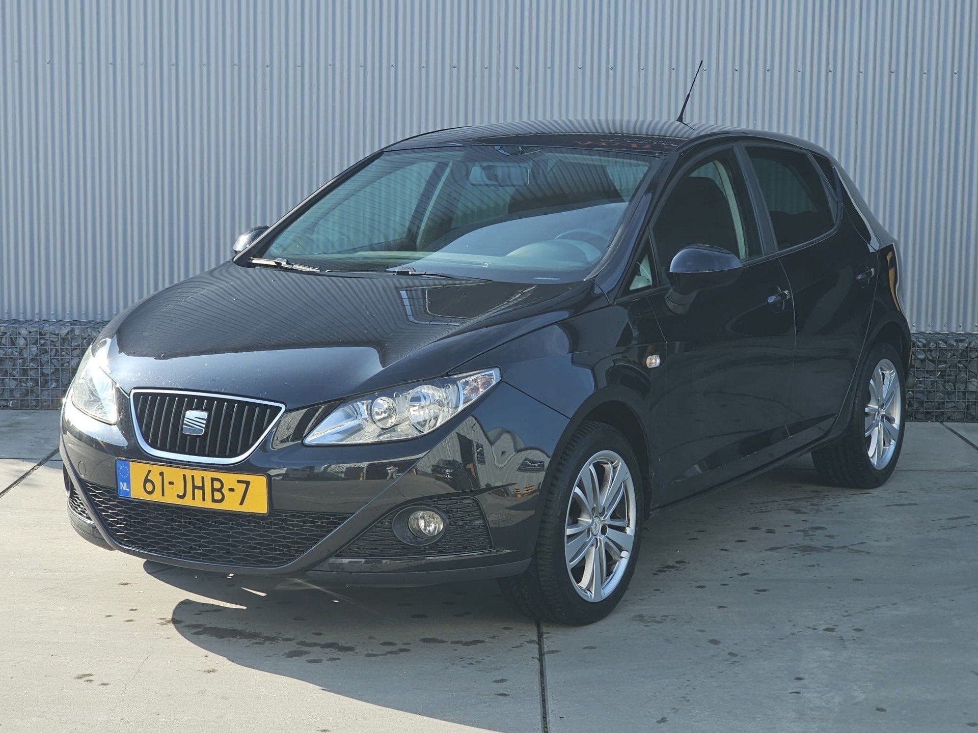 Seat Ibiza 1.4 Stylance, Carplay, Clima, Navi, Trekhaak, Voorwielaandrijving, 86 pk, Zwart, 4 cilinders