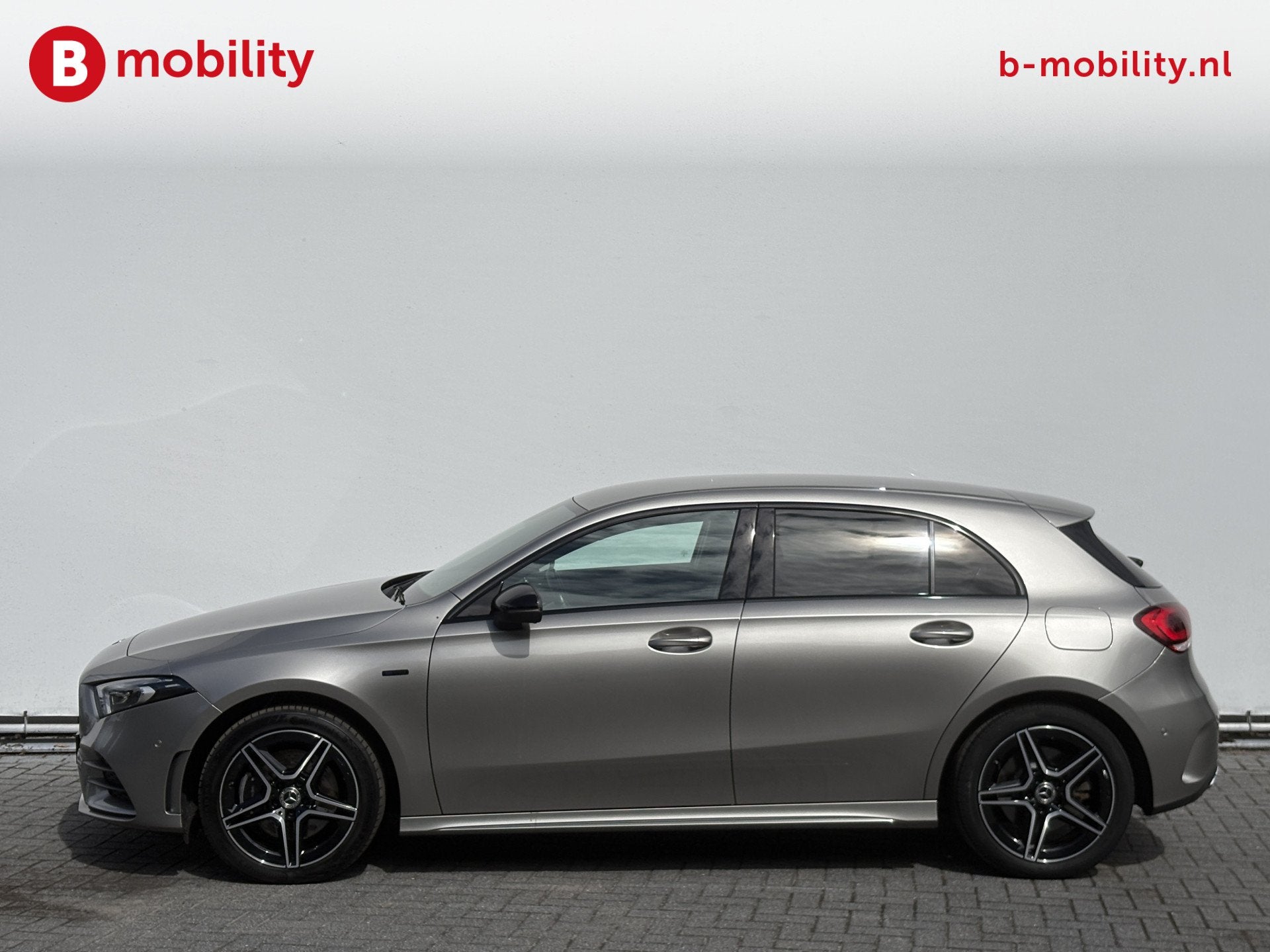 Mercedes-Benz A-Klasse 250 e Business Solution AMG Limited T, Auto's, Mercedes-Benz, Gebruikt, 4 cilinders, Alcantara, Bedrijf