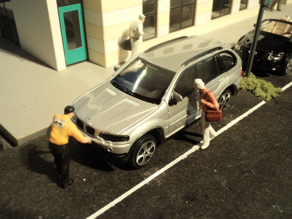 1/43 BMW X5 - Maisto metallic-zilvergrijs NU voor € 2,75, Ophalen of Verzenden, Nieuw, Auto, Overige merken