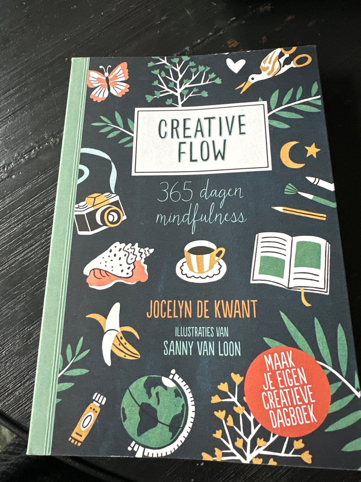 Creative Flow: 365 dagen mindfulness dagboek, Boeken, Ophalen of Verzenden, Zo goed als nieuw, Overige onderwerpen