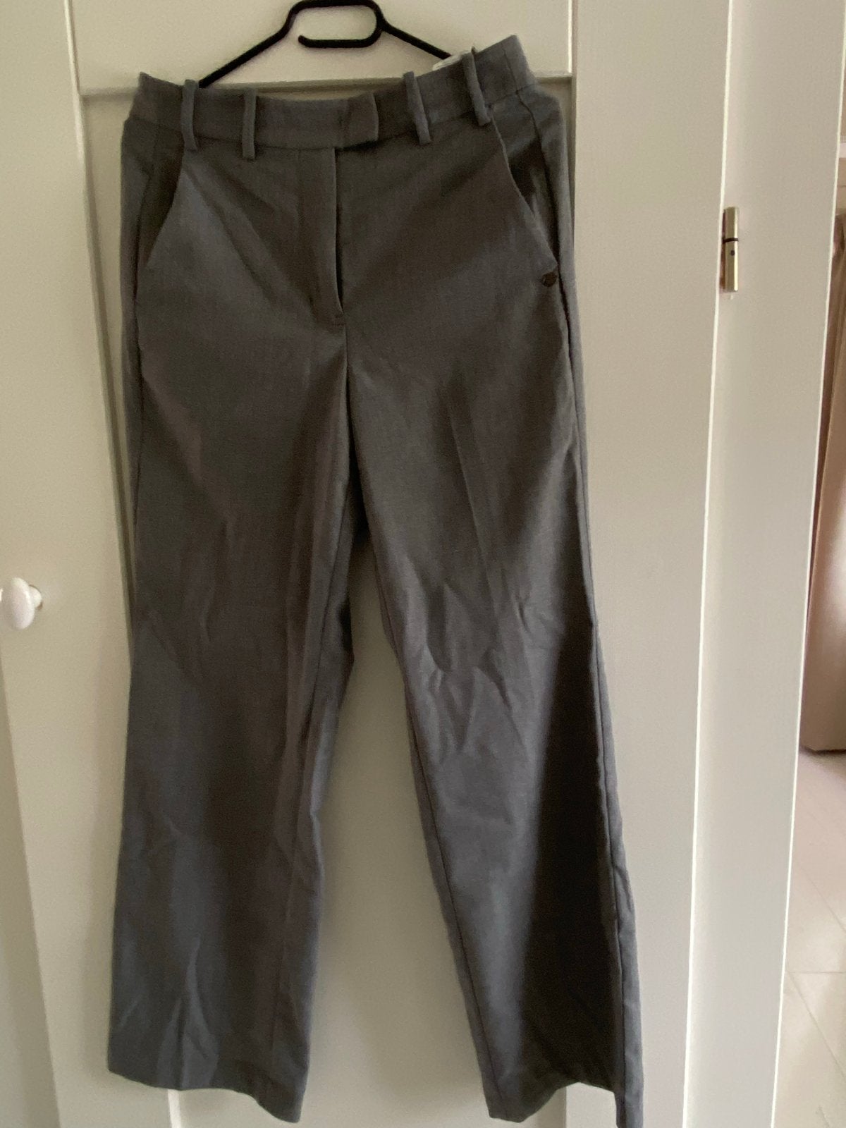 Grijze broek van Gustav, maat 36, Kleding | Dames, Broeken en Pantalons, Ophalen of Verzenden, Zo goed als nieuw, Maat 36 (S)