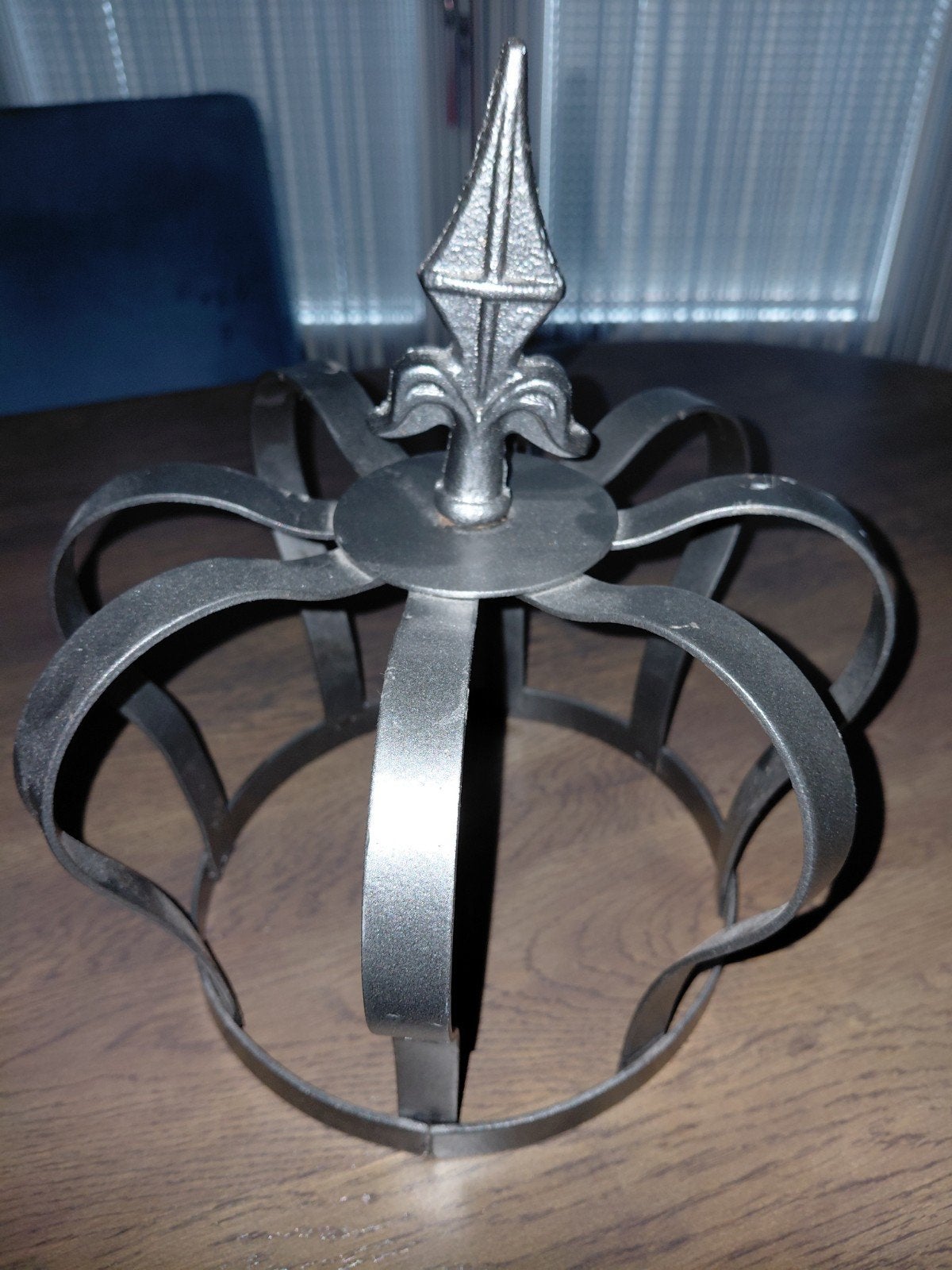 Zware metalen kroon - decoratie voor binnen/buiten, Huis en Inrichting, Woonaccessoires | Overige, Ophalen, Brocante, Zo goed als nieuw