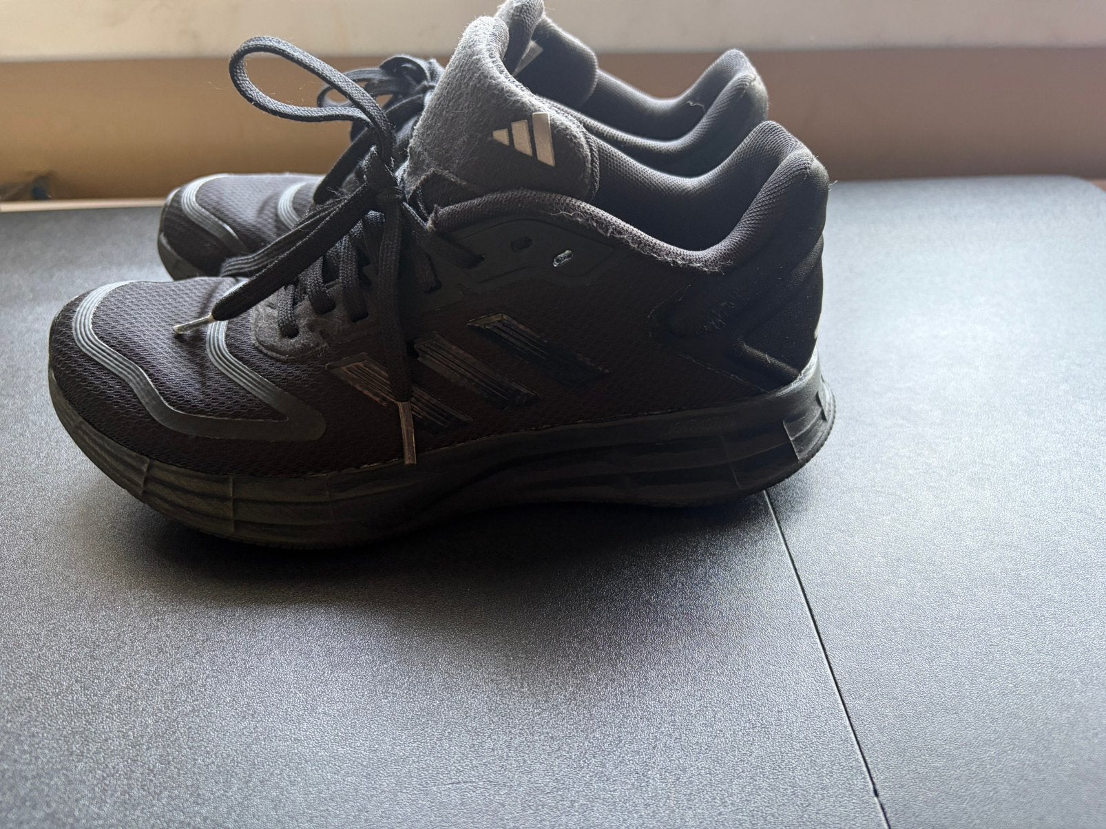 Adidas hardloop/indoorsportschoenen mt 38, Sport en Fitness, Loopsport en Atletiek, Adidas, Hardloopschoenen, Ophalen of Verzenden