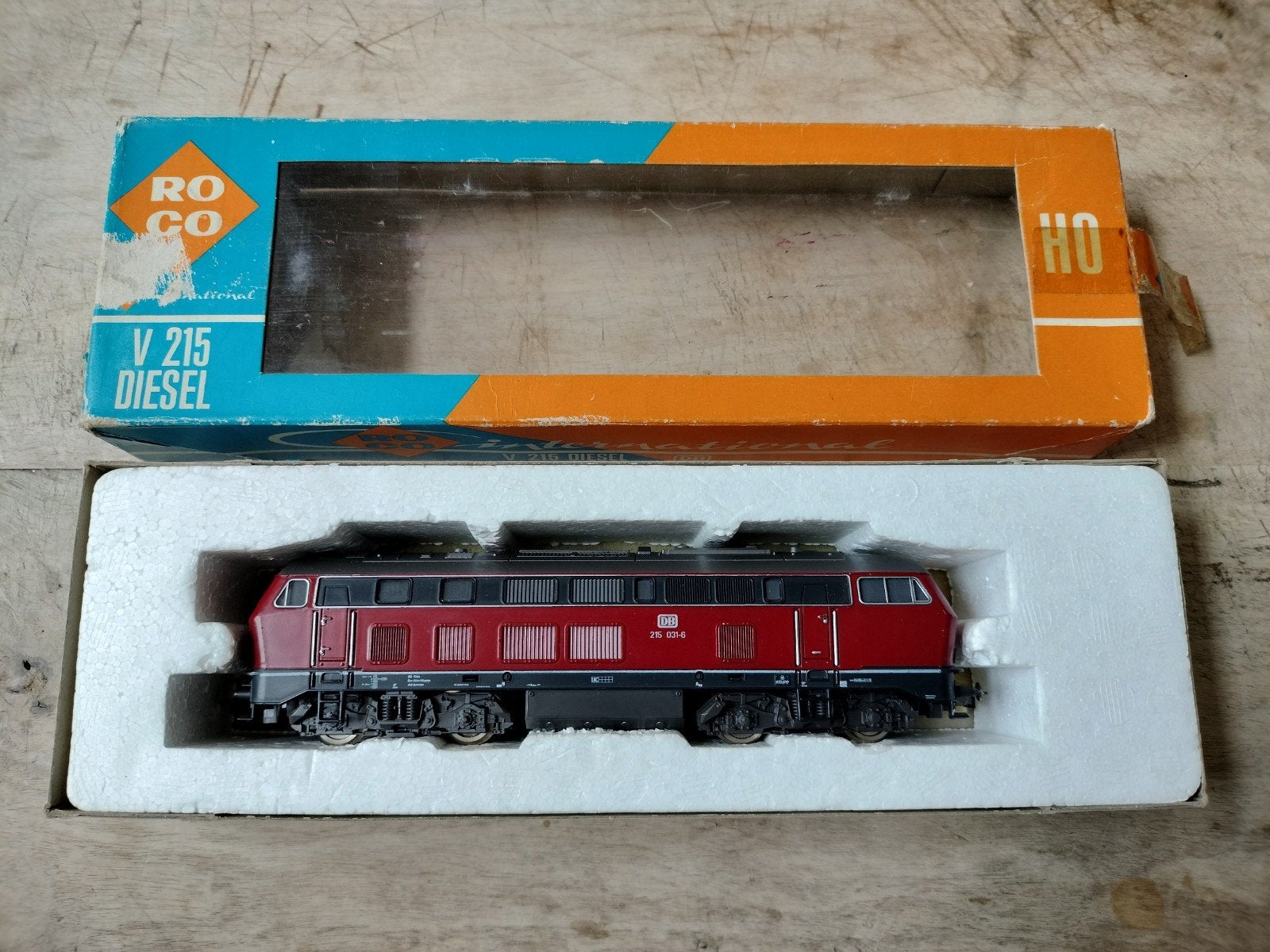 roco v 215 diesel locomotief, Ophalen, Zo goed als nieuw, Roco, Gelijkstroom