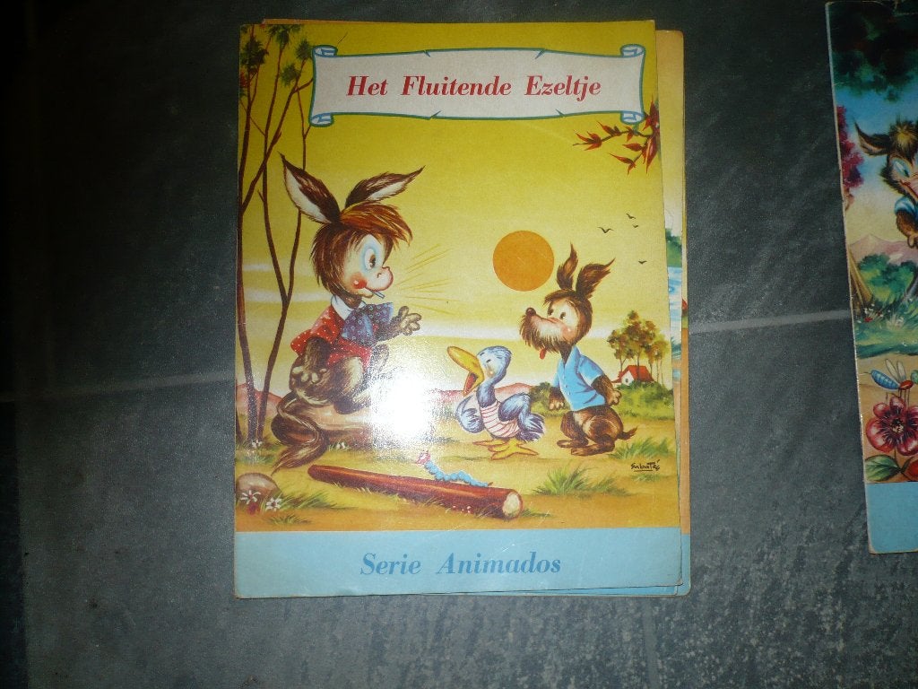 4 leuke aparte dieren verhalen uit de serie animados, Gelezen, Ophalen of Verzenden, Ramon sabates, 1 tot 2 jaar
