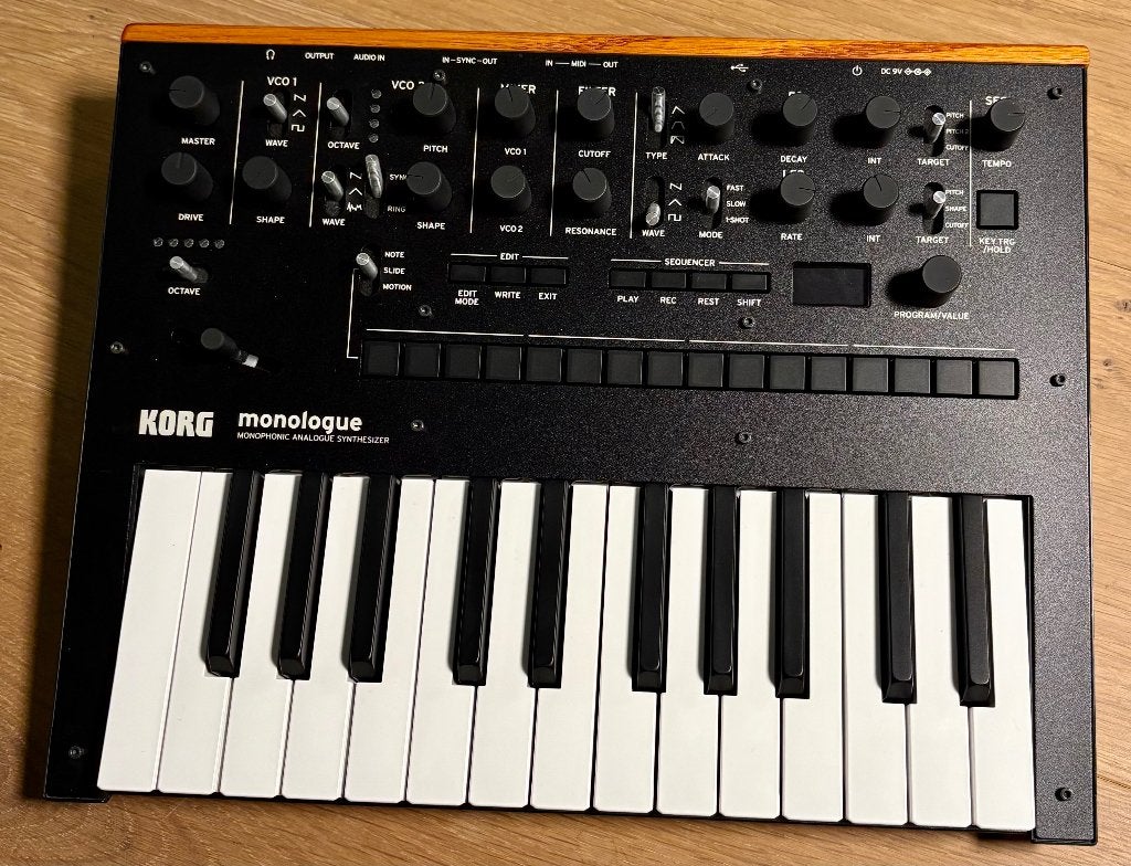 Korg Monologue - Monofone analoge synth, Korg, Zo goed als nieuw, Met midi-aansluiting, Overige aantallen