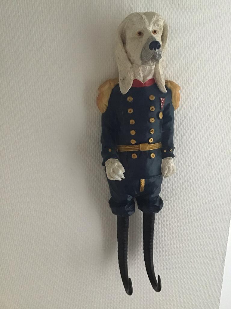 Unieke kapstokhaak hond in uniform ( à laThierry Poncelet), Overige materialen, Wandhaken, Ophalen of Verzenden, Zo goed als nieuw