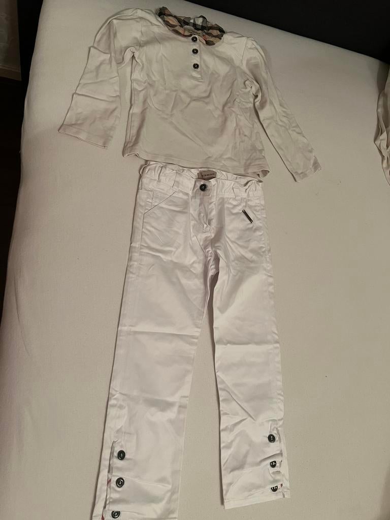 Burberry set - broekje en truitje (4Y/104cm), Ophalen of Verzenden, Zo goed als nieuw, Jongen of Meisje