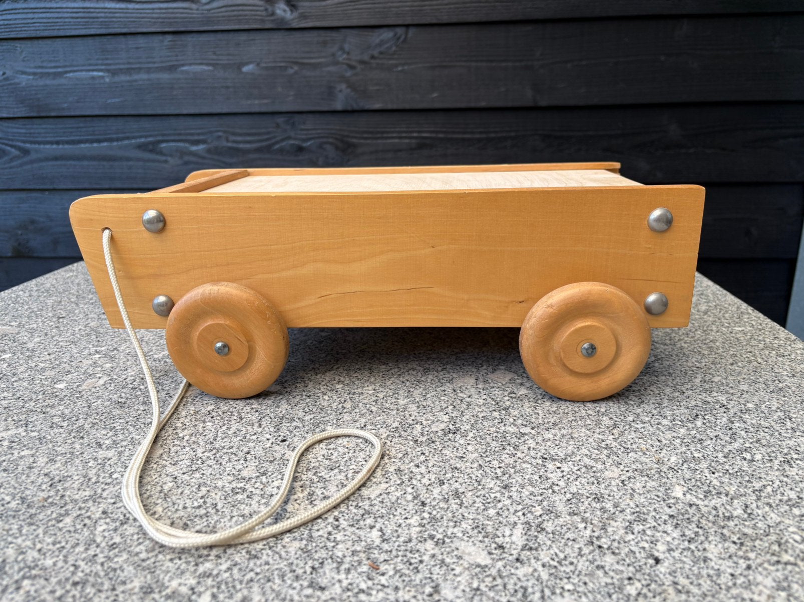 Houten blokkenwagen met trekkoord, Ophalen, Zo goed als nieuw, Duw- of Trekspeelgoed