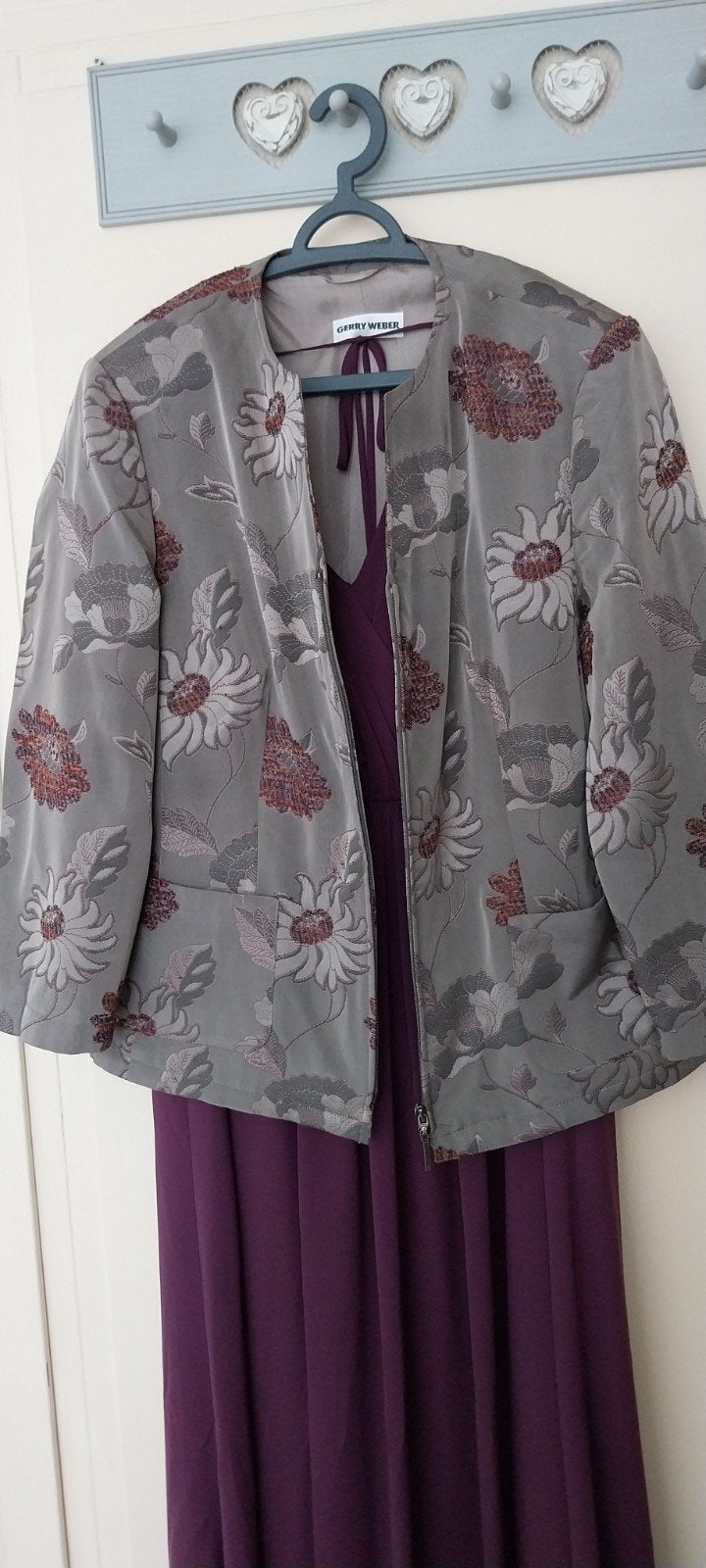 Jasje grijs met aubergine kleurige bloemen., Overige typen, Maat 46/48 (XL) of groter, Ophalen of Verzenden, Zo goed als nieuw