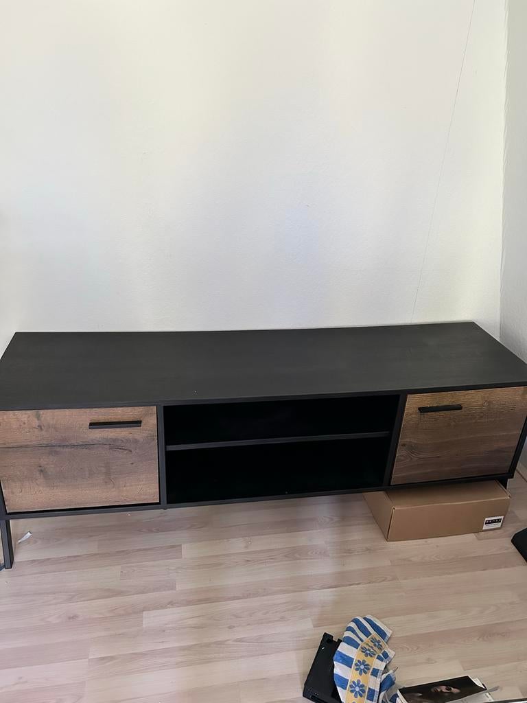 Modern tv-meubel met opbergruimte, Ophalen, 150 tot 200 cm, Zo goed als nieuw, Minder dan 100 cm