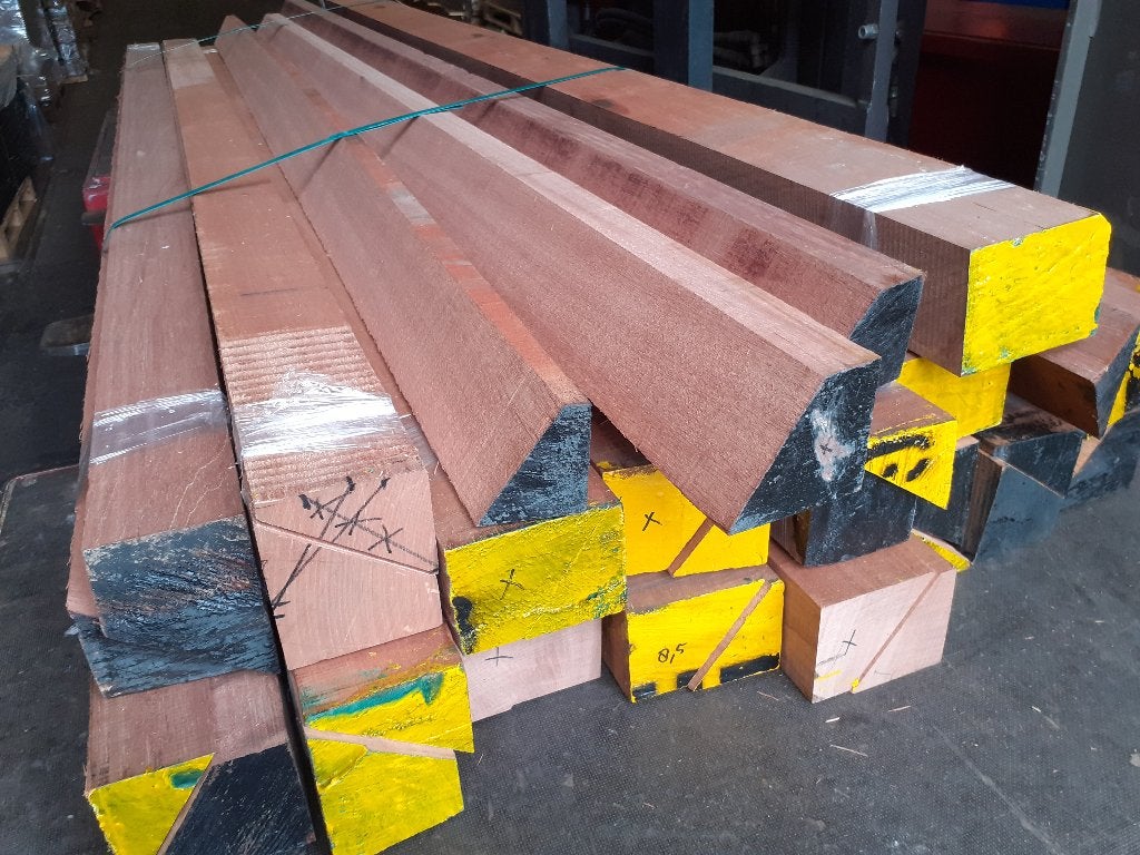 Partij Meranti 18 stuks set 95x120x3050mm schuin gezaagd, Ophalen of Verzenden, 250 cm of meer, Balken