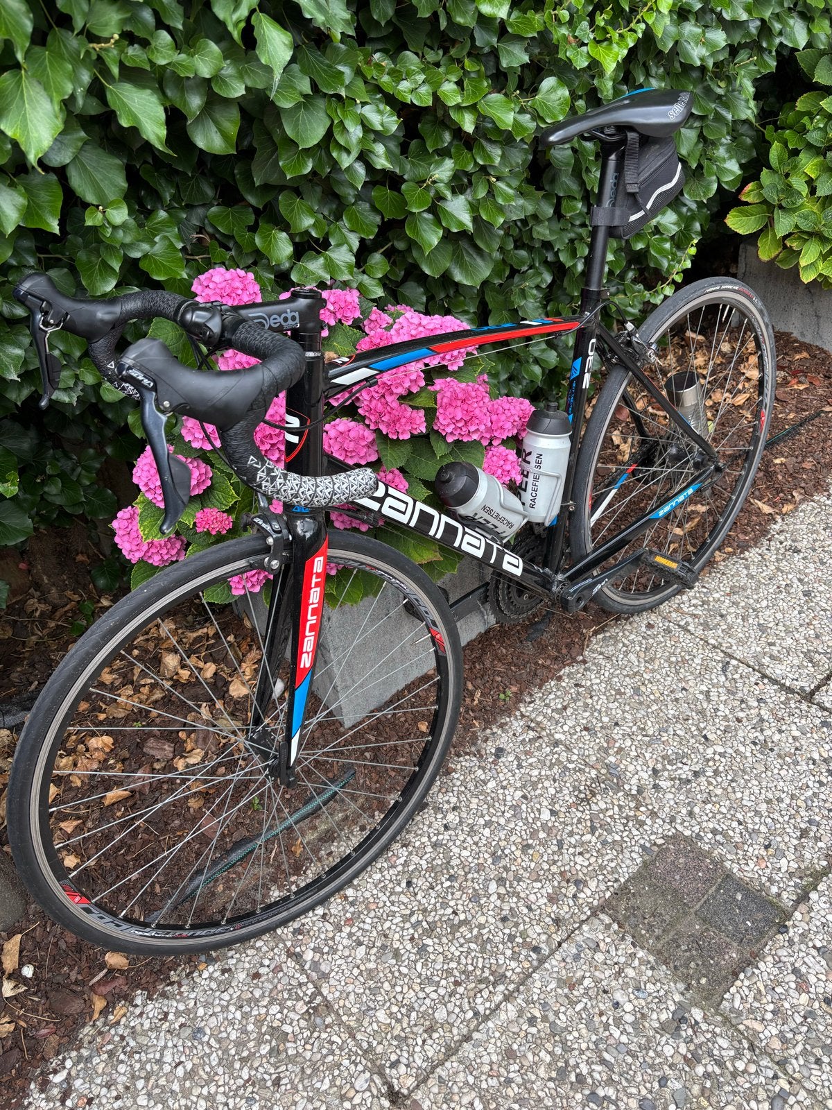 Zannata racefiets - Goed onderhouden en klaar voor de weg, 28 inch, 10 tot 15 versnellingen, Aluminium, Zo goed als nieuw