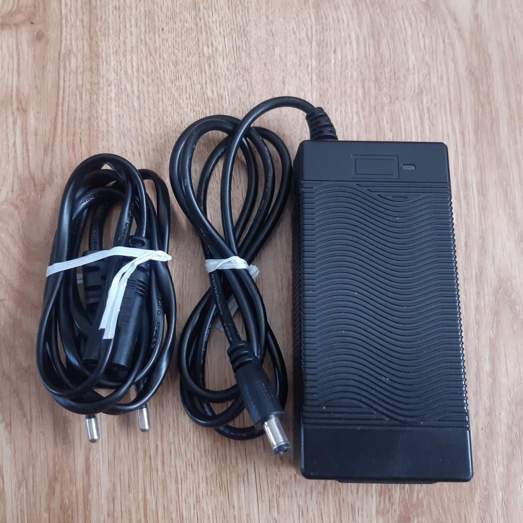 Ebike Oplader 42v - 1.5A | bv. Windgoo, Fietsen en Brommers, Ophalen of Verzenden