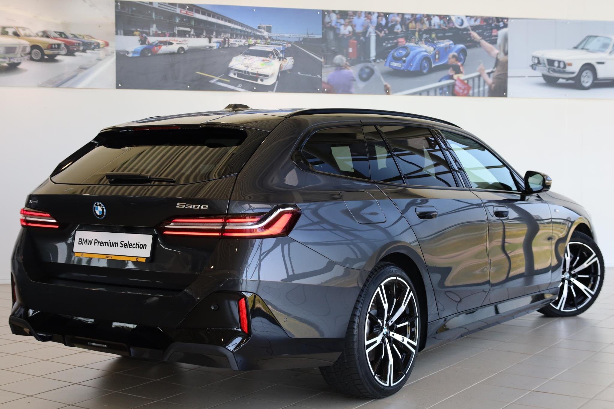 BMW 5 Serie Touring 530e xDrive | M Sportpakket | Panorama D, Auto's, Automaat, Gebruikt, 4 cilinders, Met garantie (alle)
