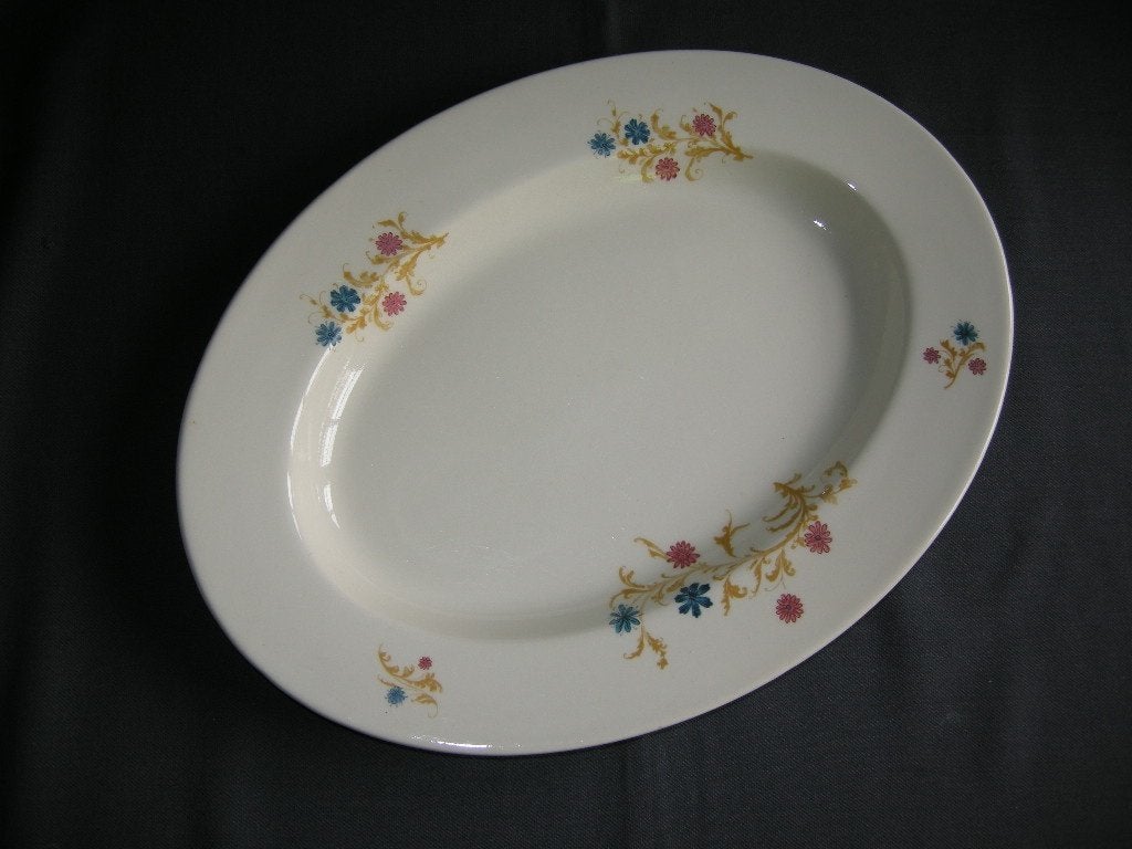Petrus Regout, roomwit met bloemdecor, vleesschaal, Antiek en Kunst, Antiek | Servies los, Ophalen of Verzenden