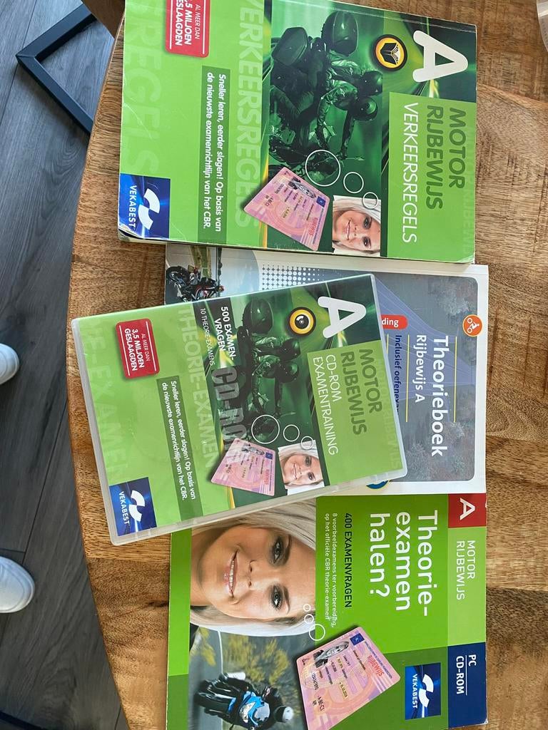Motor theorieboeken, Ophalen of Verzenden, Zo goed als nieuw
