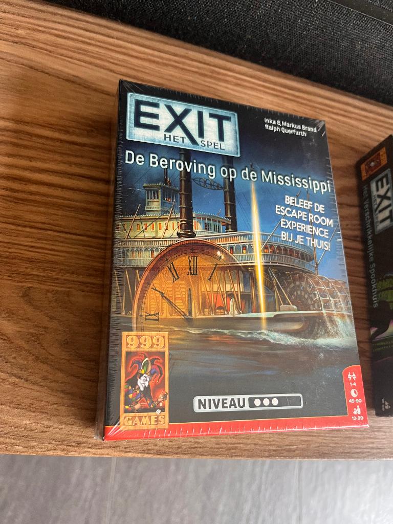 Exit de beroving op de mississippi, Drie of vier spelers, Ophalen, Nieuw, Kosmos