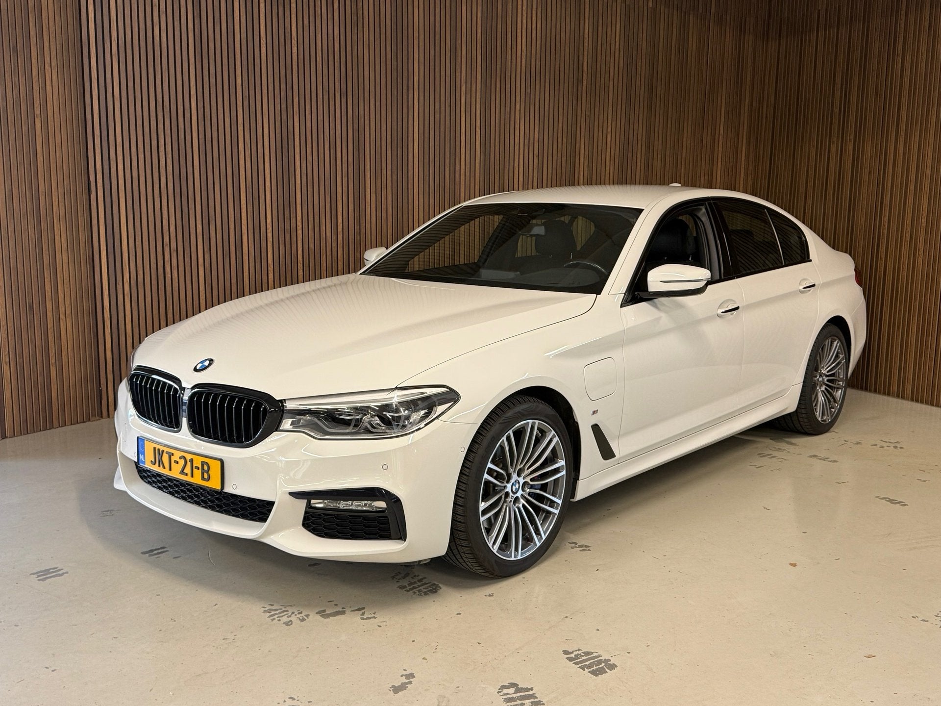 BMW 5-serie 530e iPerformance High Executive - HUD - Keyless, Auto's, 1998 cc, Achterwielaandrijving, Gebruikt, 4 cilinders