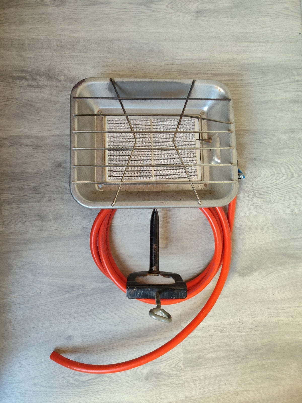 Gaskachel met slang - Ideaal voor camping of schuur, Ophalen of Verzenden, Gebruikt