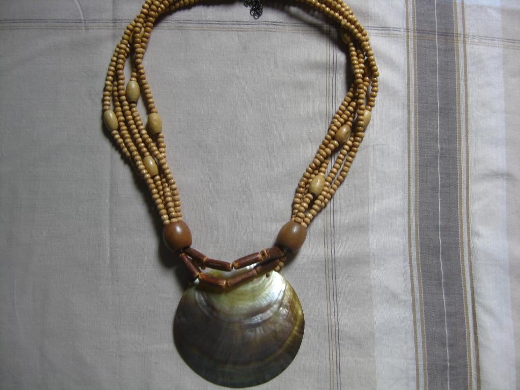 ketting met grote schelp, Verzenden, Zo goed als nieuw, Overige materialen